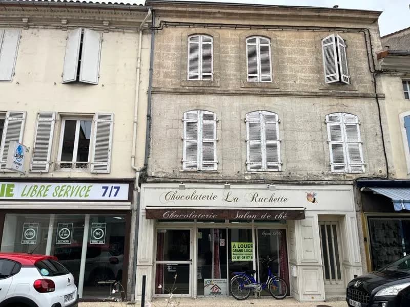 Immeuble 150 m² - Photo 1