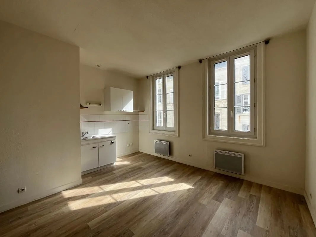 Immeuble À Vendre LA ROCHELLE - Photo 1