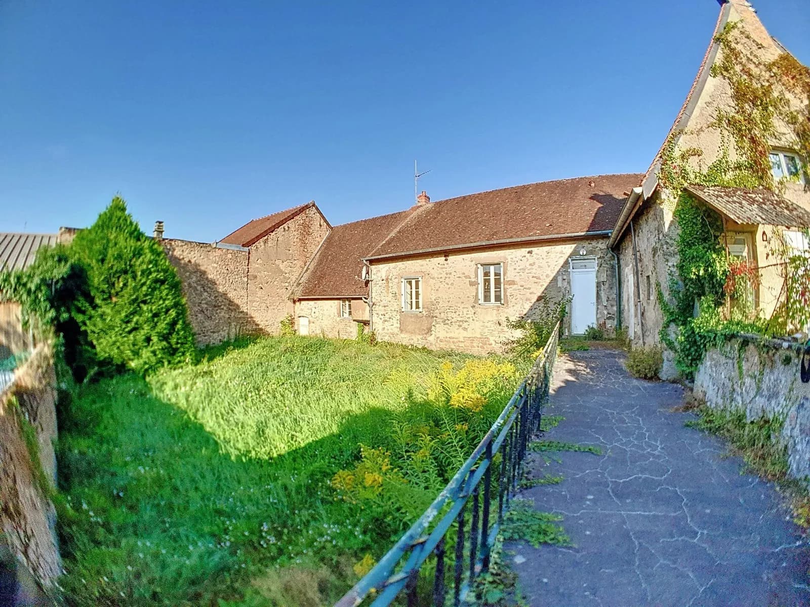 En exclusivité à SAULIEU : immeuble centre ville - Photo 1