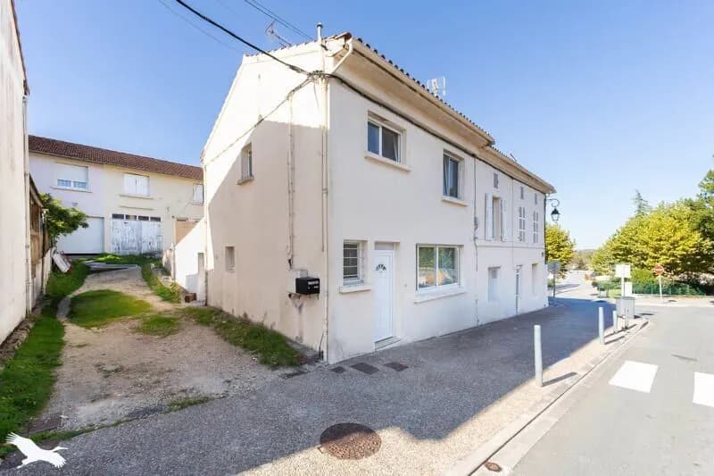 Ensemble immobilier - Photo 1