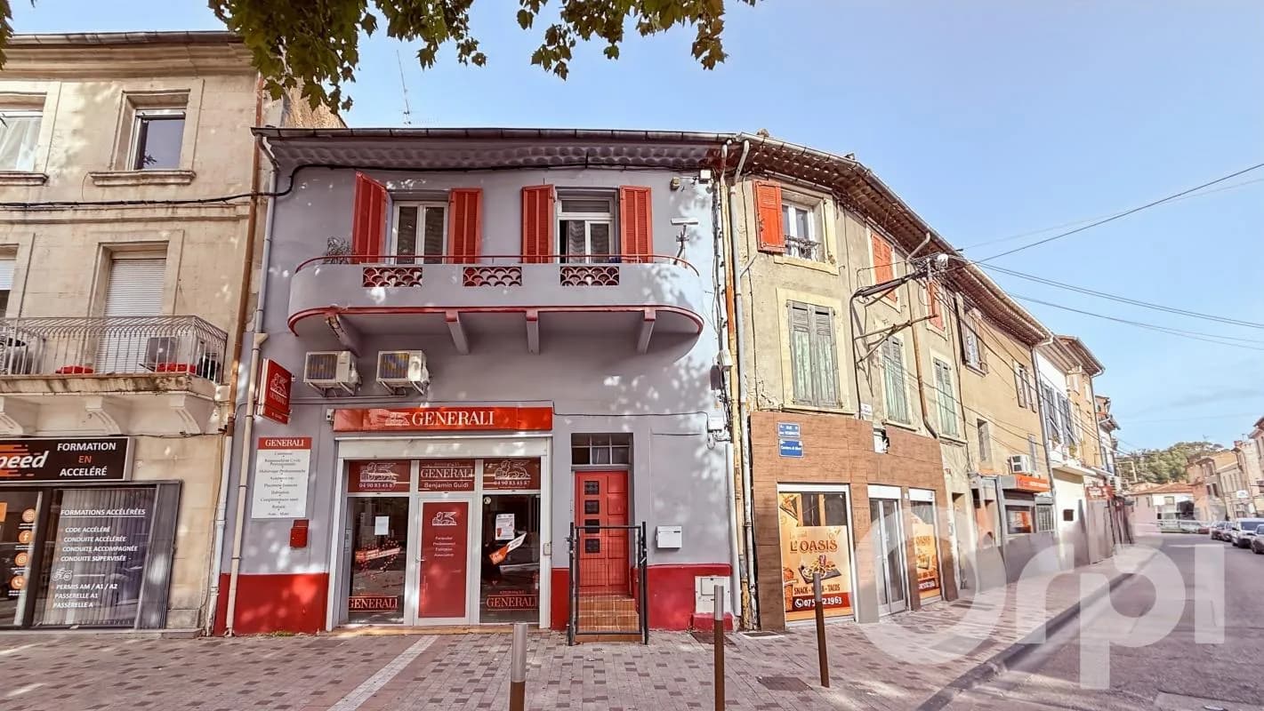 A VENDRE - Local commercial + appartement - centre ville de Sorgues - Photo 1