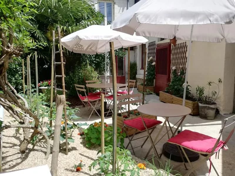 Local commercial et appartement - 110 m² - centre ville de Selles sur Cher - Photo 1