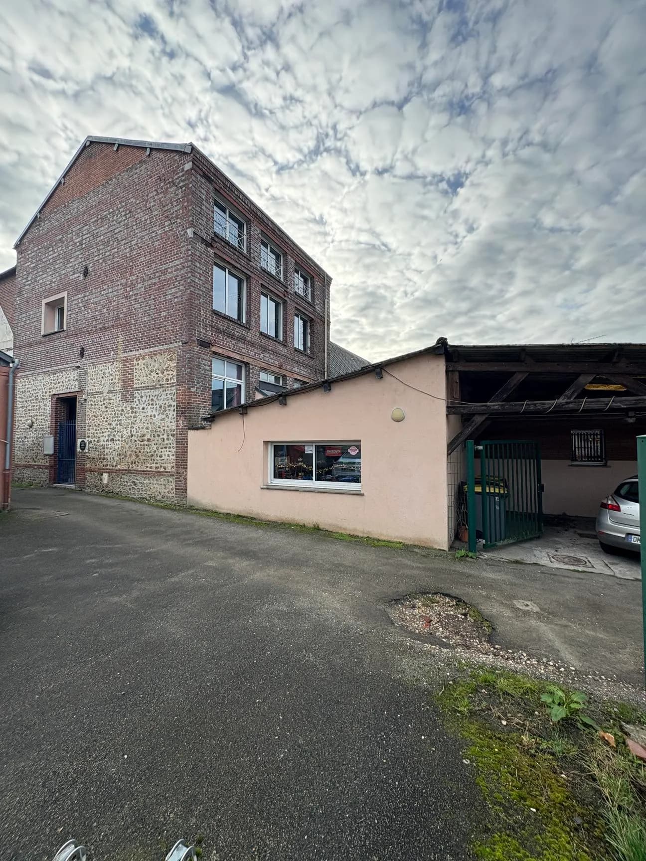 Immeuble 225 m² - Photo 1