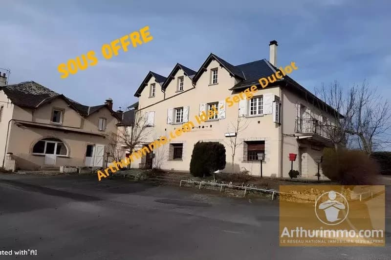 Ensemble immobilier proche de la A75 - Photo 1