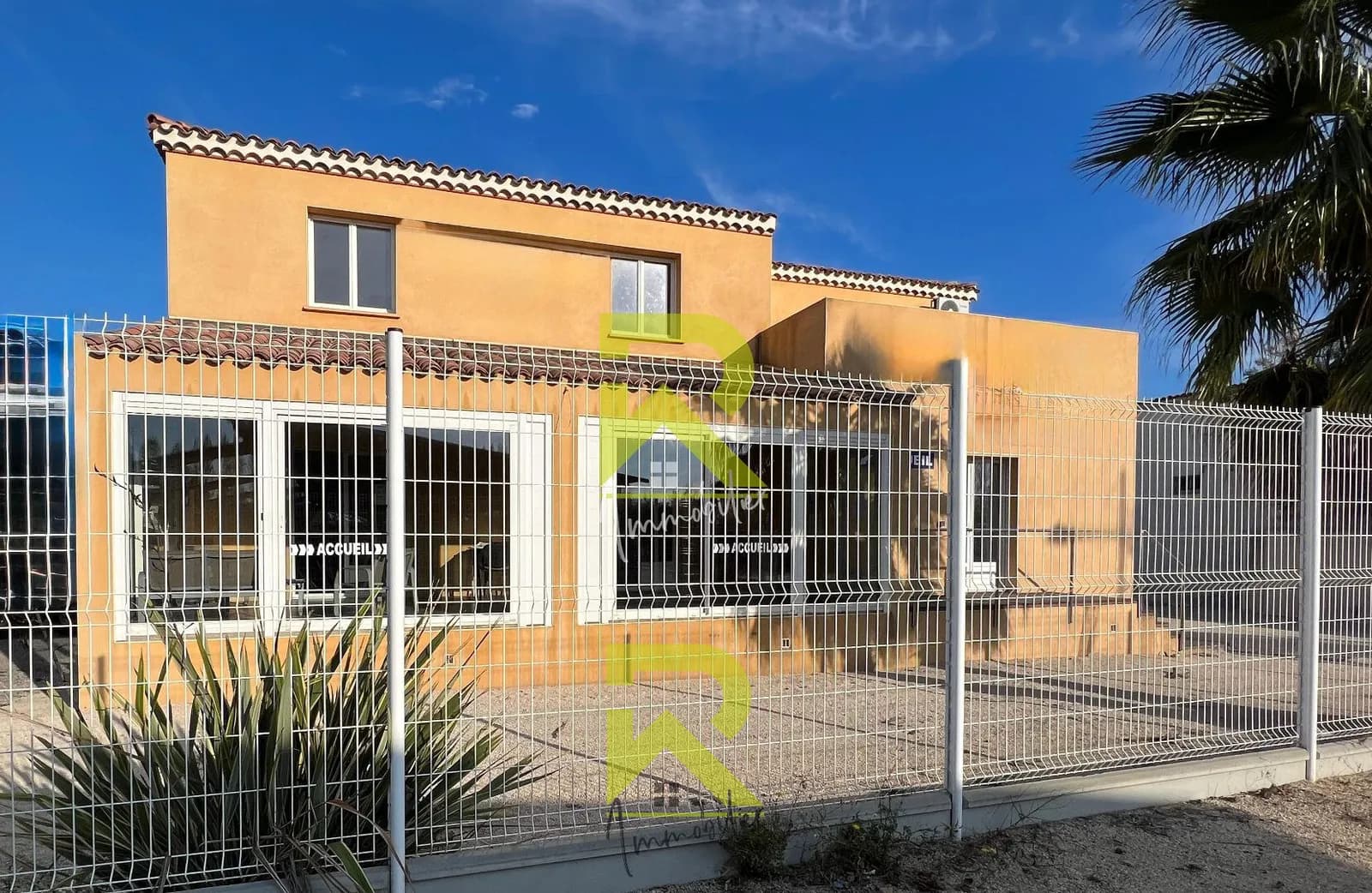 Immeuble professionnel locatif (bureaux, appartements ) Mars - Photo 1