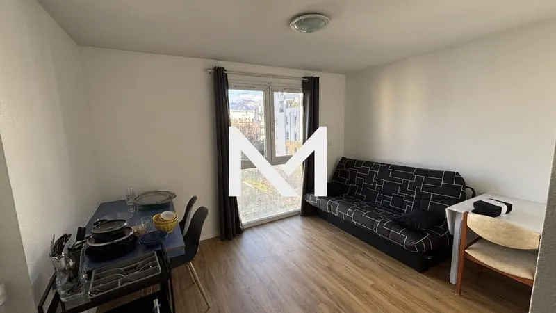 Lot de 6 studios meublés et 3 stationnements - Photo 1