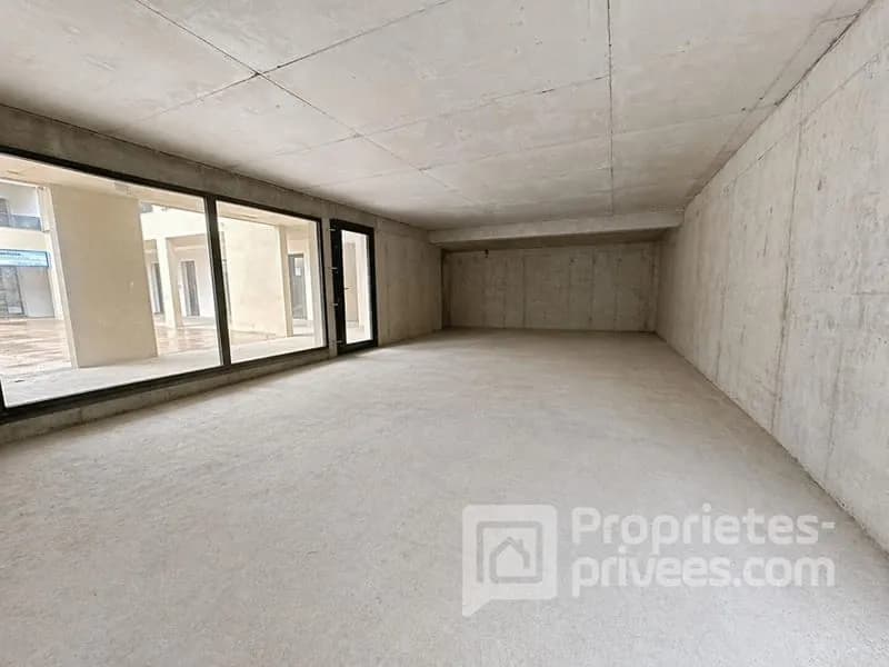 Local commercial de 57 m² - Photo 1