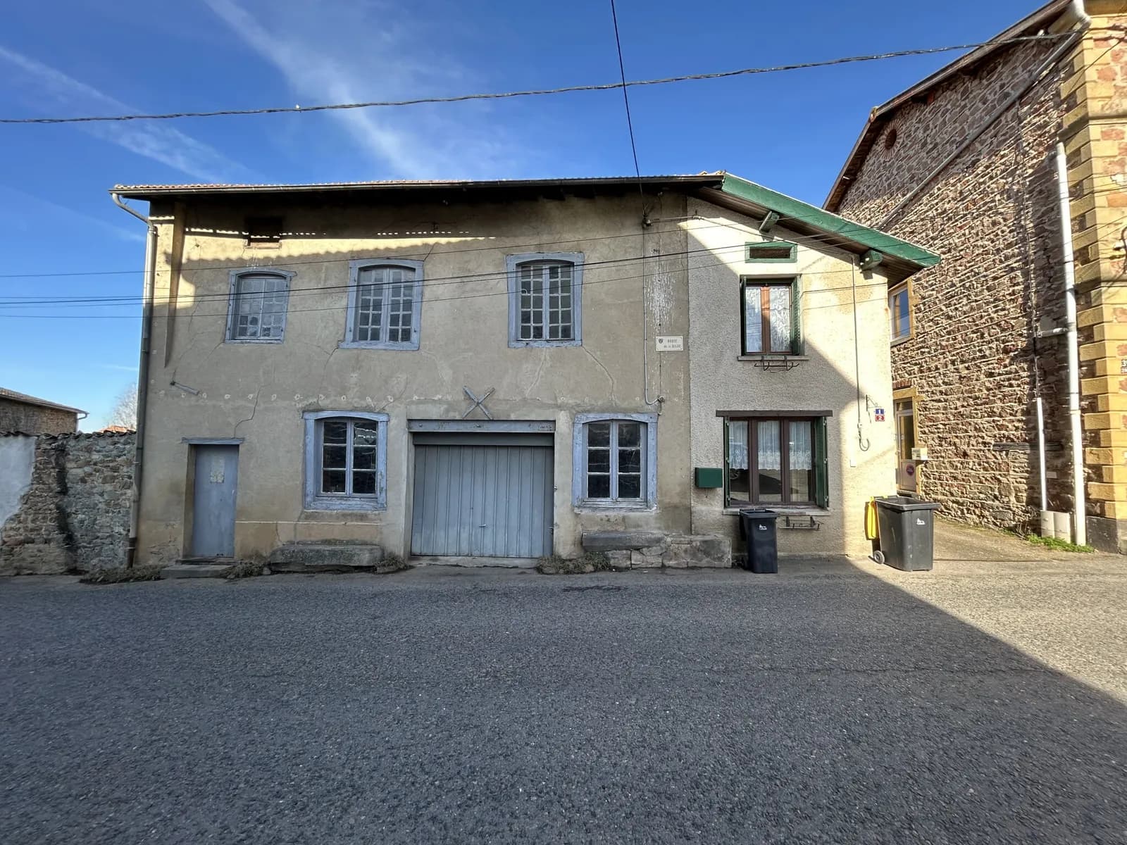 Ensemble immobilier élevé sur 2 niveaux avec terrain attenan - Photo 1