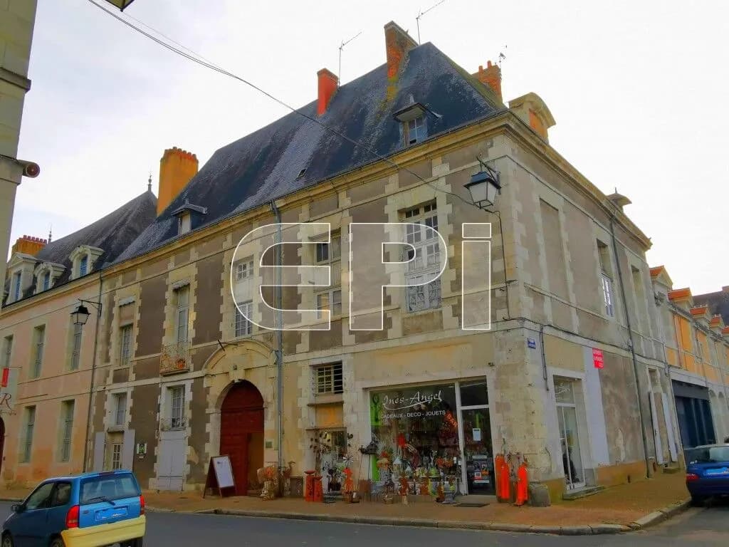 Réf 8146. Richelieu, immeuble + cour avec logements. Investisse - Photo 1