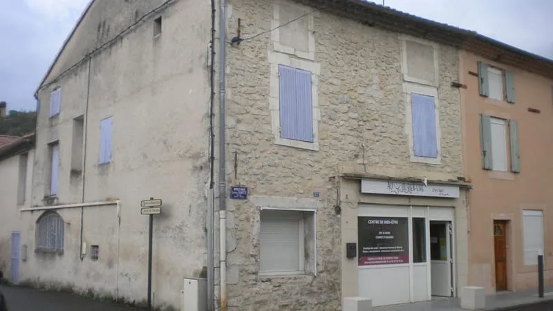 vente d'un immeuble avec un appartement et un local professi - Photo 1