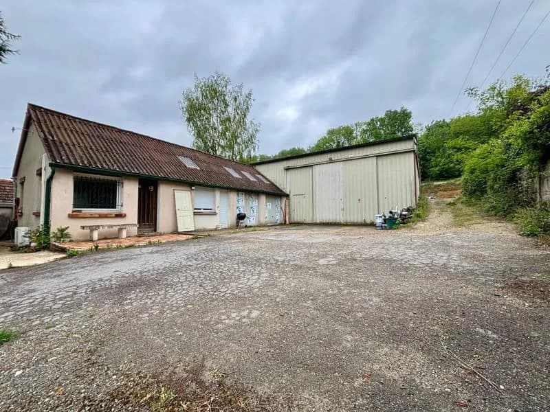 Ensemble immobilier polyvalent à Mont-Notre-Dame - Photo 1
