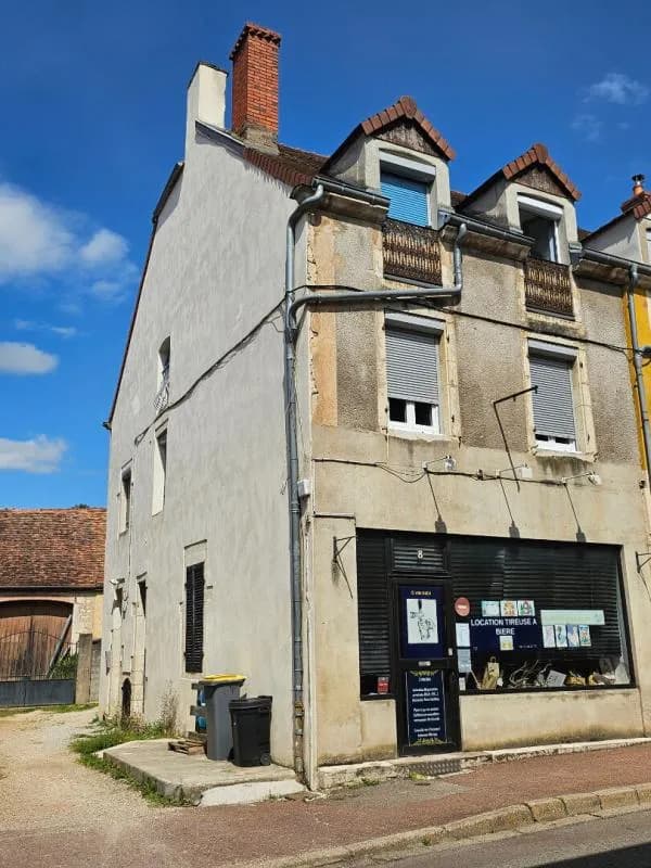 249 000, MIREBEAU Centre, IMMEUBLE DE RAPPORT - Photo 1