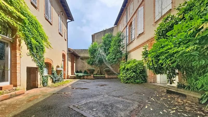 Castelsarrasin ensemble immobilier de caractère. - Photo 1