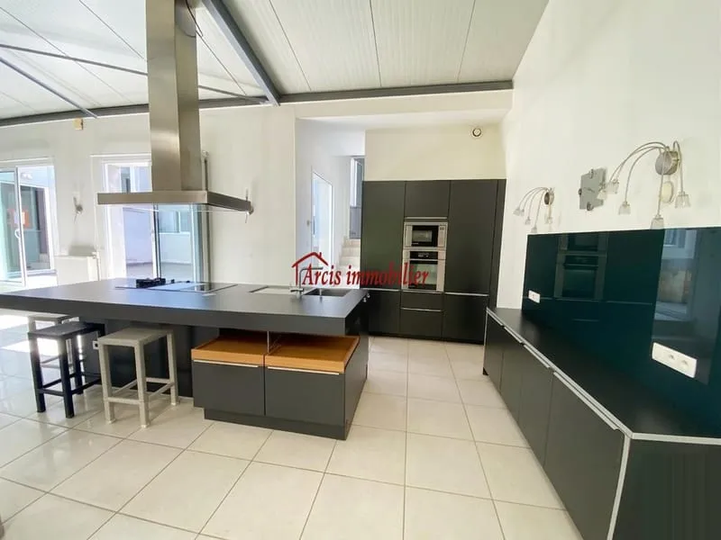 Immeuble 7 pièces 210 m² - Photo 1