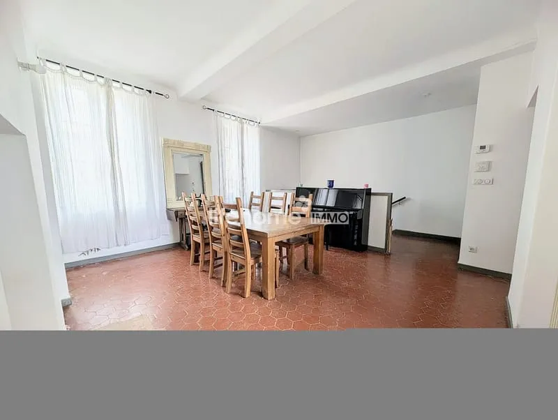 ? Immeuble 2 appartements + 4 garages - Photo 1