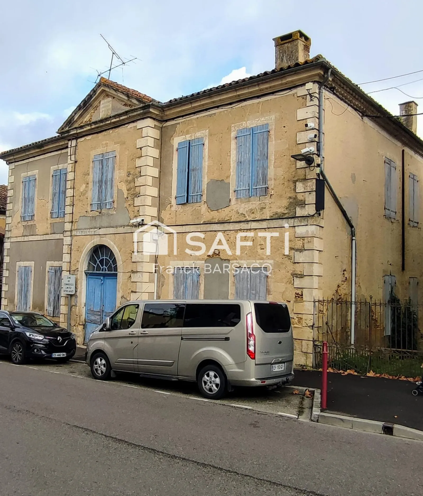 IMMEUBLE EN PIERRE DANS CENTRE VILLAGE - Photo 1
