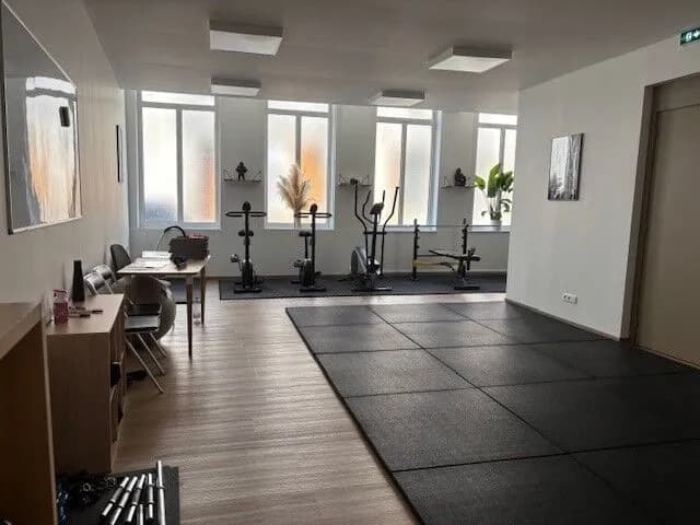 Rez-de-chaussée commercial de 70m² - Photo 1