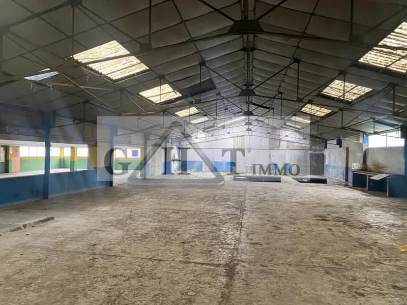 IMMEUBLE D ACTIVITE 3420M2 A VENDRE CORBEIL ESSONNES - Photo 1