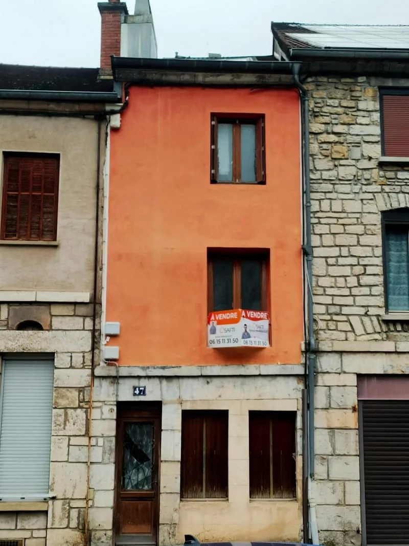 IMMEUBLE DE RAPPORT FORTE RENTABILITÉ SALINS-LES-BAINS (JURA) - Photo 1