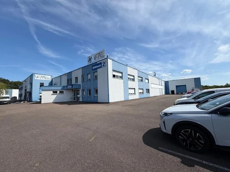 Vente ensemble immobilier industriel de 3 660 m2, sur terrai - Photo 1