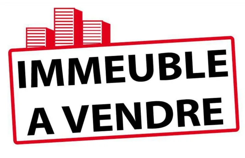 IMMEUBLE EMPLACEMENT N°1 - PONTIVY CENTRE VILLE - Photo 1