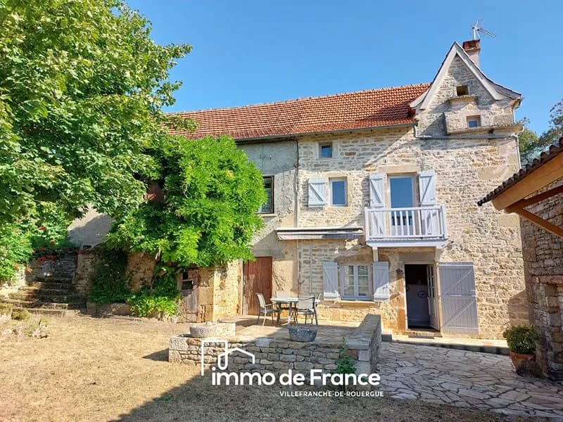 Ensemble immobilier en pierre avec terrain de 8 874 m² - Photo 1