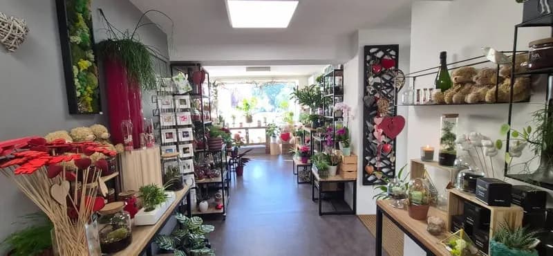 Fonds de commerce de fleuriste + immeuble à vendre à Gerzat (63) ! - Photo 1