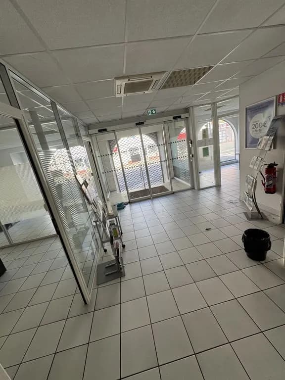 Immeuble 300 m² - Photo 1