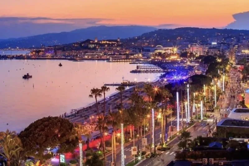 CANNES CROISETTE CENTRE IMMEUBLE DE RAPPORT 552 M2 VUE MER - Photo 1