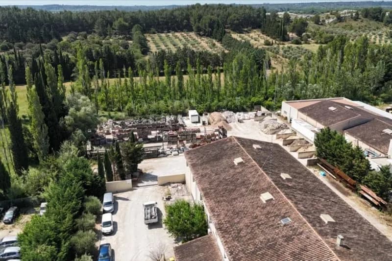 Ensemble immobilier professionnel - Photo 1