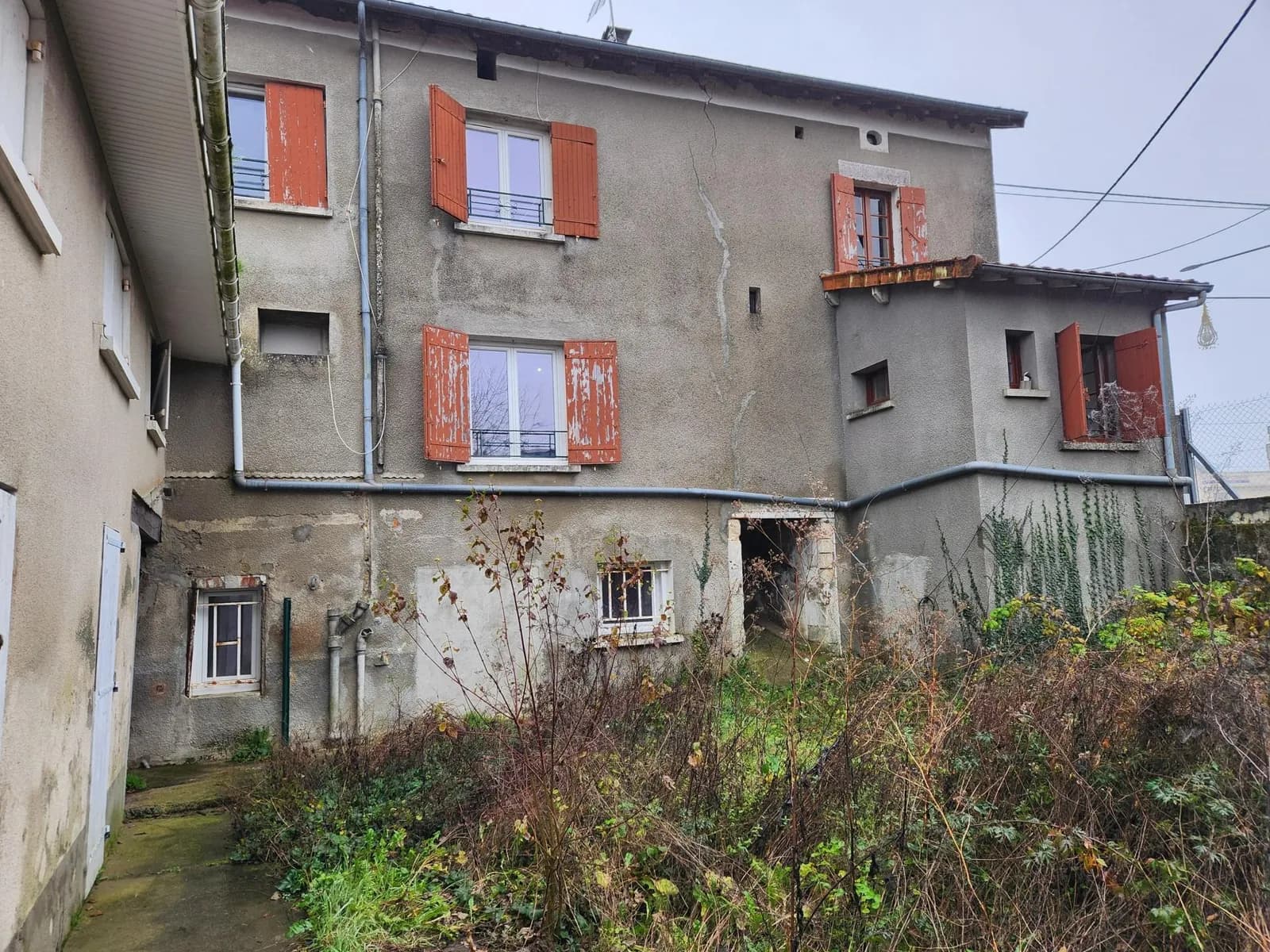 Immeuble de 3 appartements à finir de rénover - Photo 1
