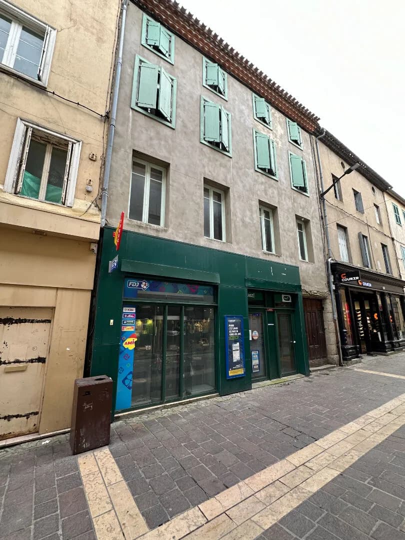 Immeuble à vendre Carcassonne centre rue piétonne avec local commercial loué - Photo 1