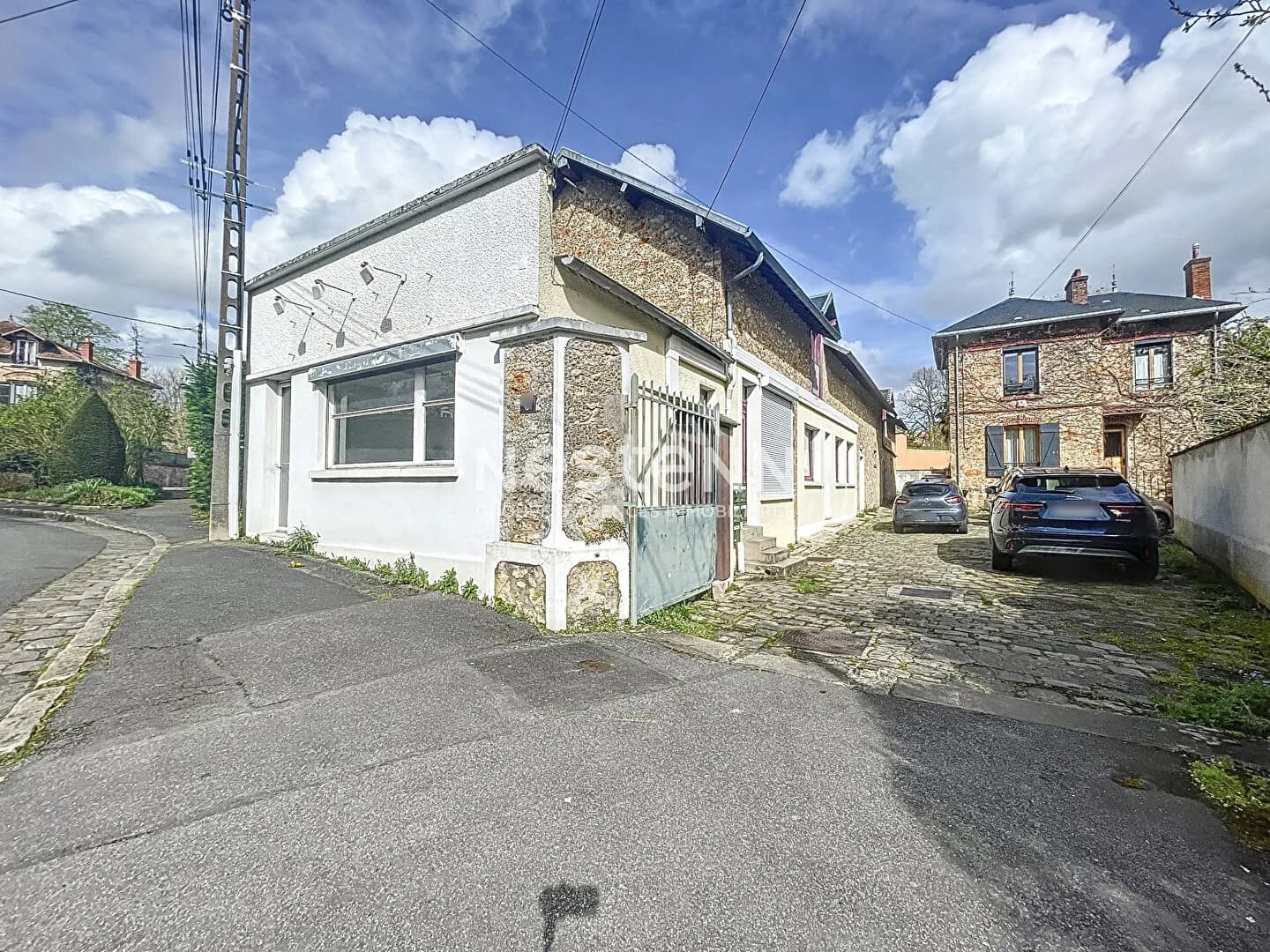 À vendre à ORSAY (91400), ensemble immobiliers. - Photo 1