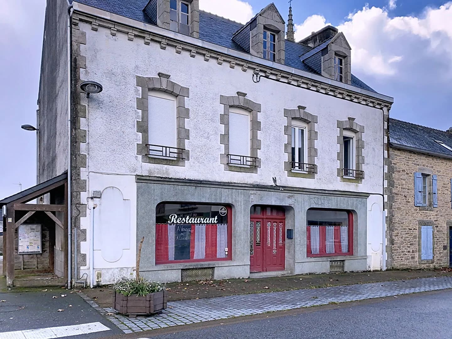 Investisseurs : Immeuble à vendre à Saint-Thurien - Photo 1