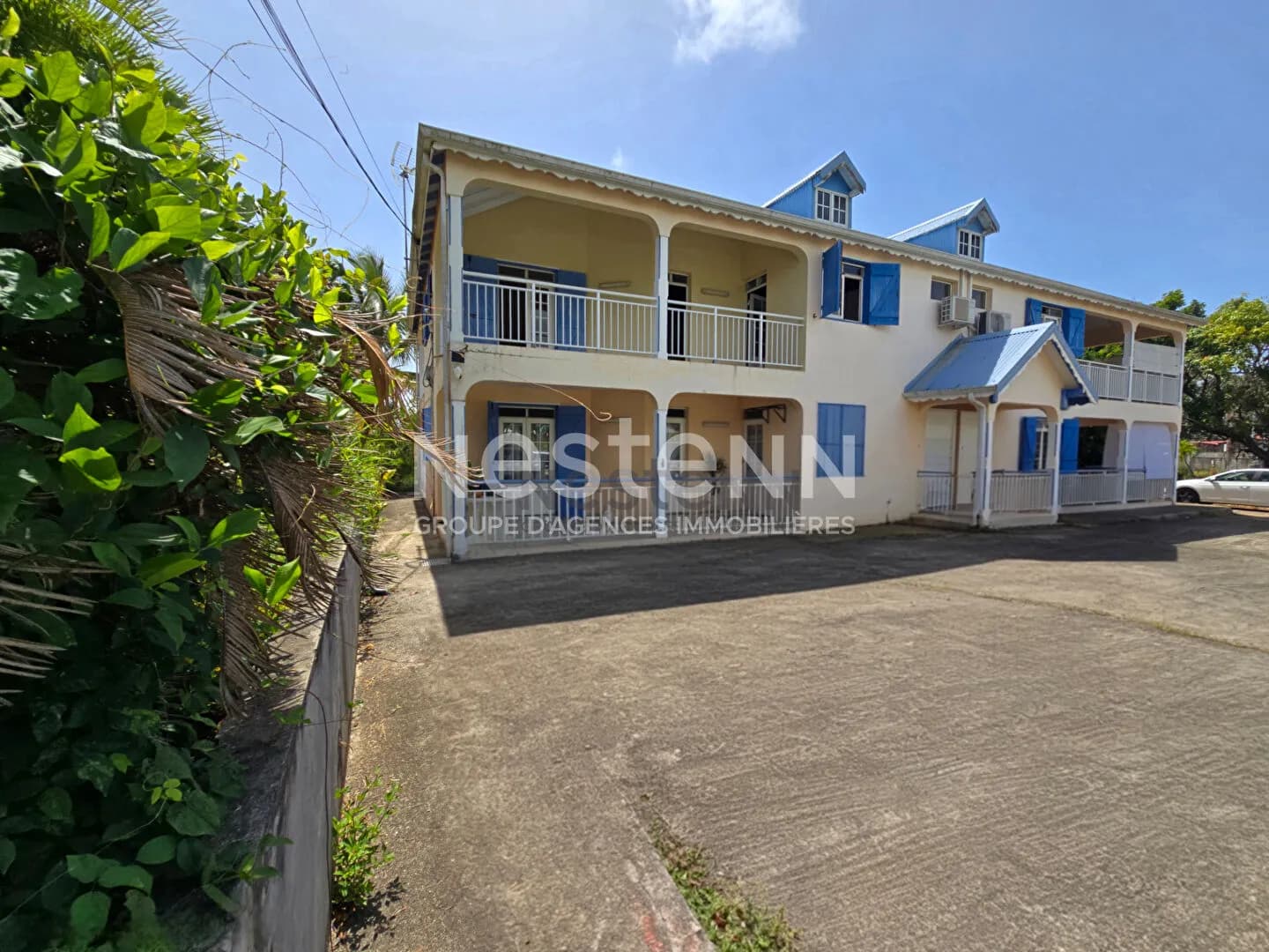 À VENDRE IMMEUBLE COMPOSÉ DE 2 T3 ET 2 T4 LOUÉS À GOYAVE - Photo 1