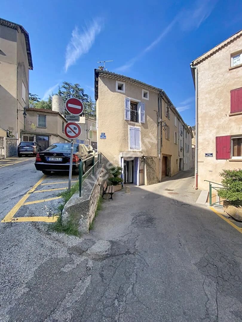A vendre immeuble de rapport au coeur de la vieille ville de Sisteron - Photo 1