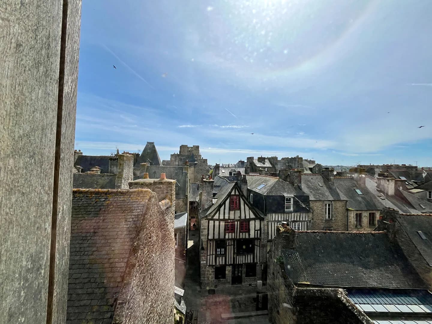 A vendre immeuble de caractère en plein centre-ville de Dinan. Opportunité d'investissement rare ! - Photo 1