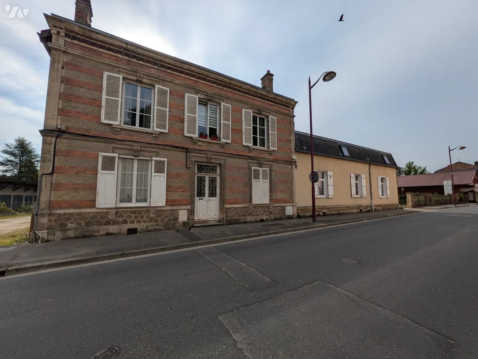 Immeuble 347 m² - Photo 1