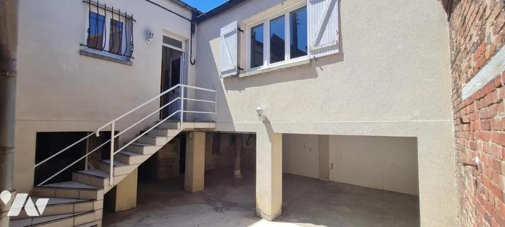 Immeuble 109 m² - Photo 1