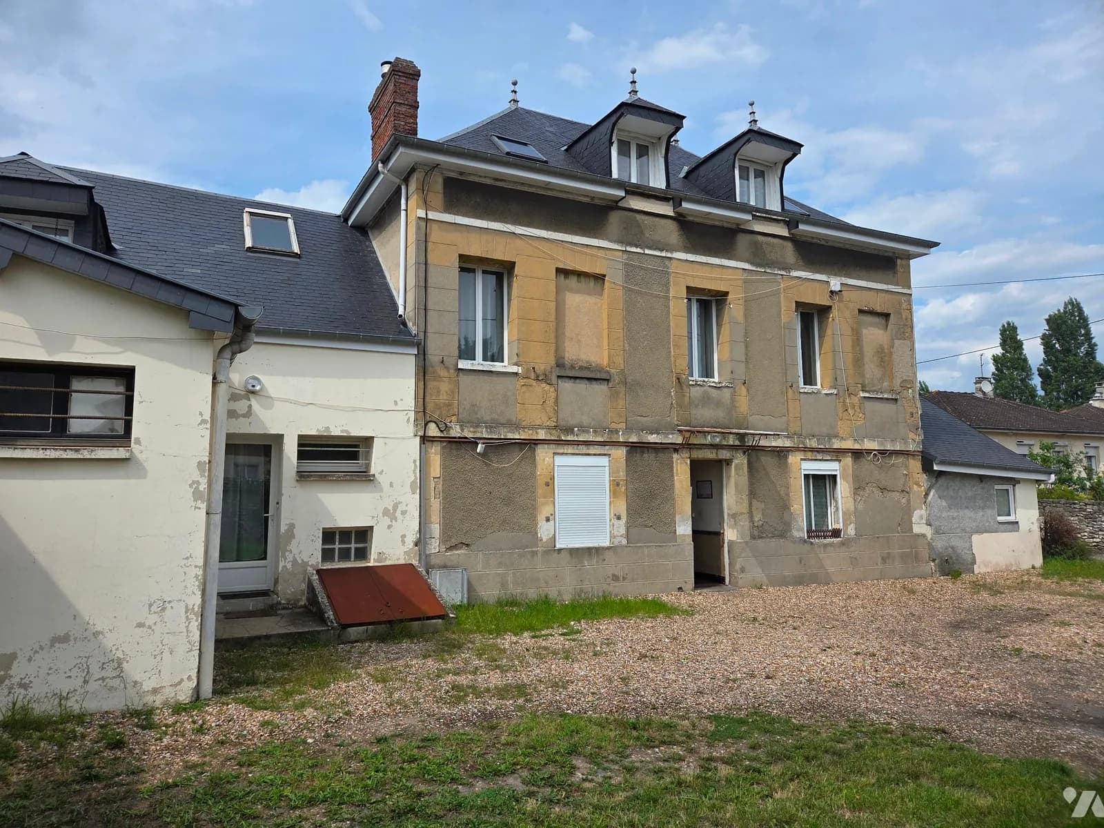 Immeuble 300 m² - Photo 1