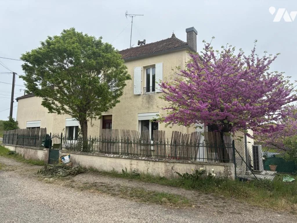 Immeuble 215 m² - Photo 1