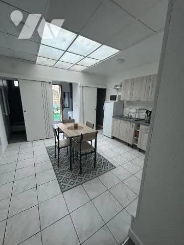 Immeuble 76 m² - Photo 1