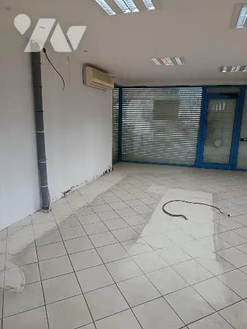 Immeuble 76 m² - Photo 1
