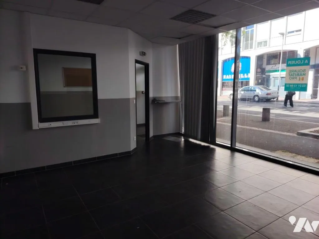 Immeuble 315 m² - Photo 1