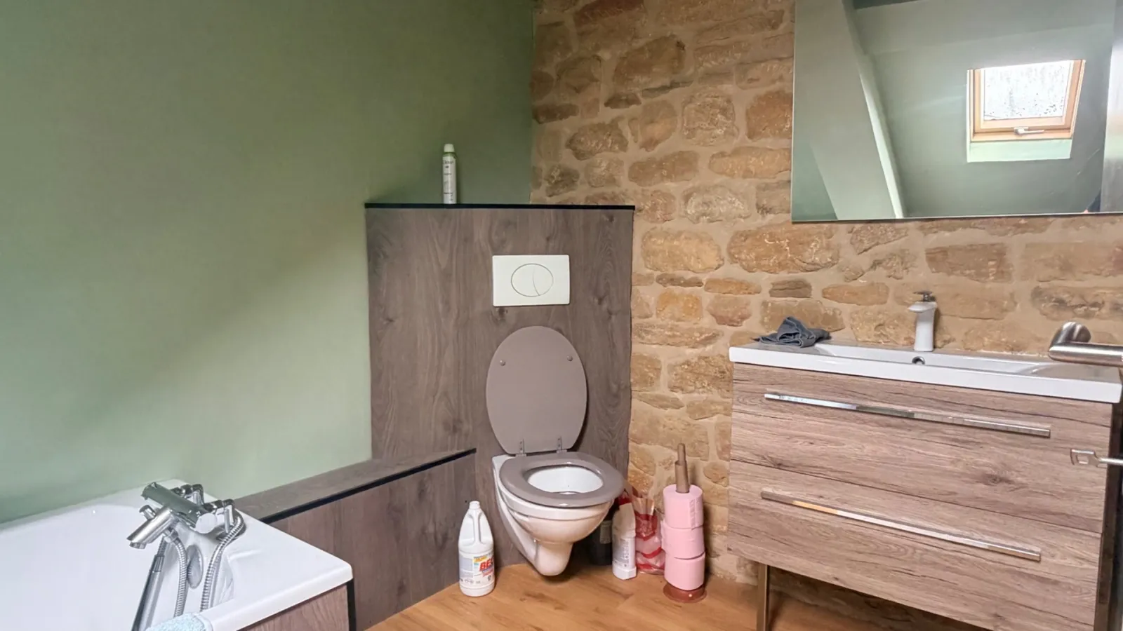 À vendre en exclusivité à Thonnelle (55600), immeuble de rapport à fort potentiel situé dans un environnement calme et recherché, à proximité de Montmédy, de la Belgique et du Luxembourg. - Photo 1