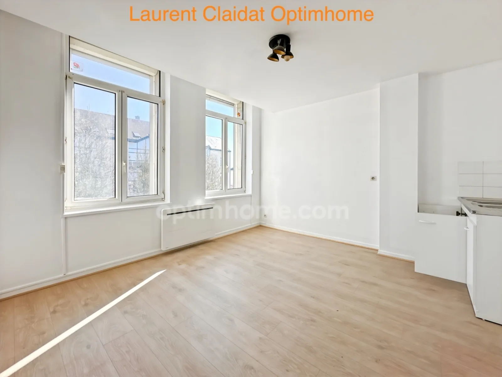 ENSEMBLE IMMOBILIER CENTRE-VILLE - 5 APPARTEMENTS ET UNE MAISON AVEC GARAGE - Photo 1