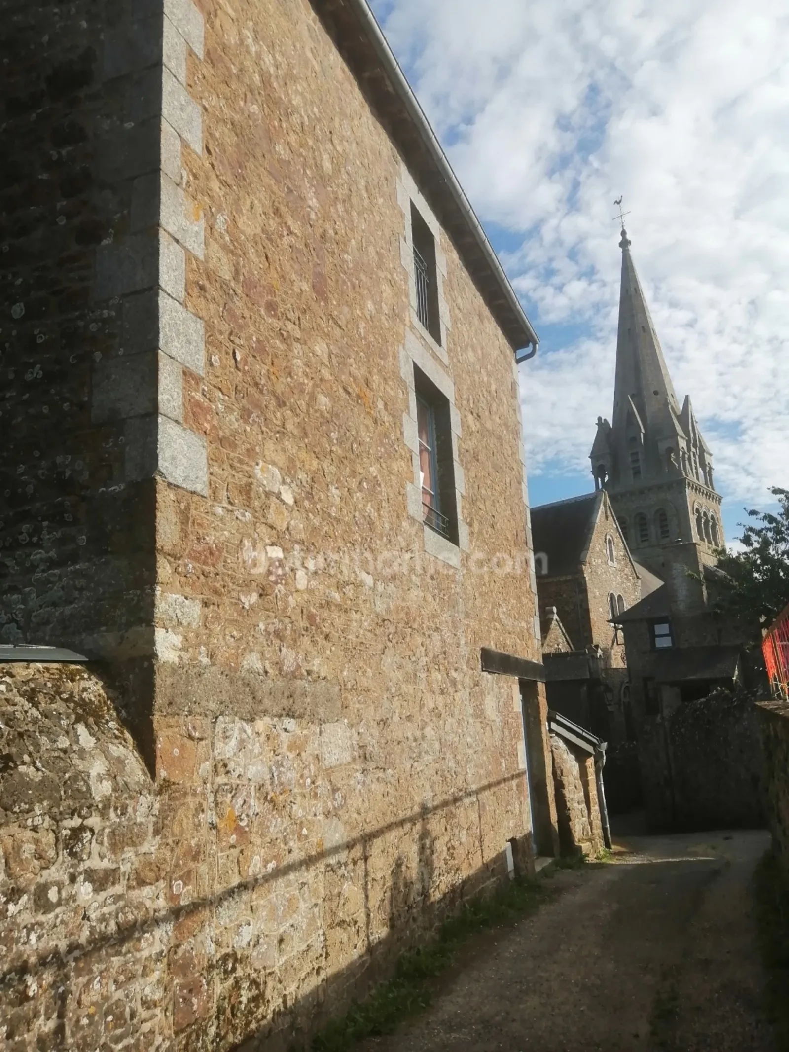 INVESTISSEURS A vendre ensemble d'Immeubles et maisons en pierre à vendre (35) - Photo 1