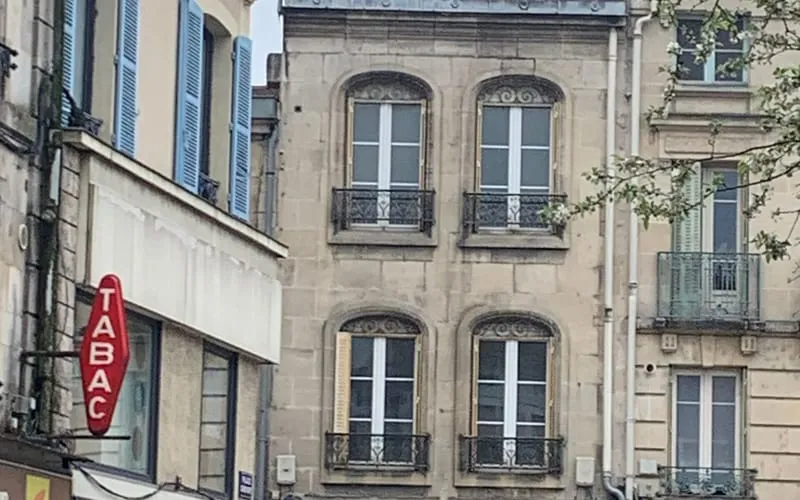 Immeuble 2 pièces 300 m² - Photo 1