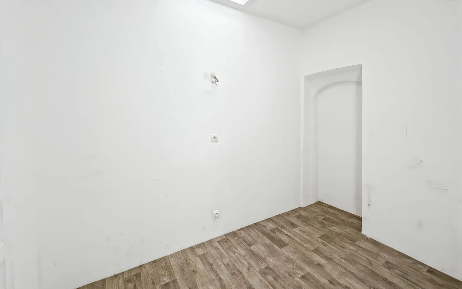 Immeuble de rapport 2 pièces 217 m² - Photo 1
