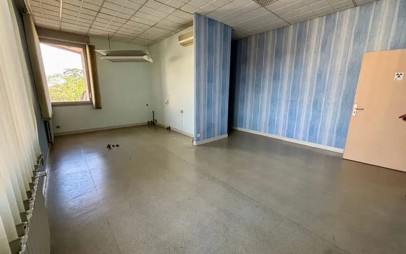 Immeuble 1 pièce 310 m² - Photo 1